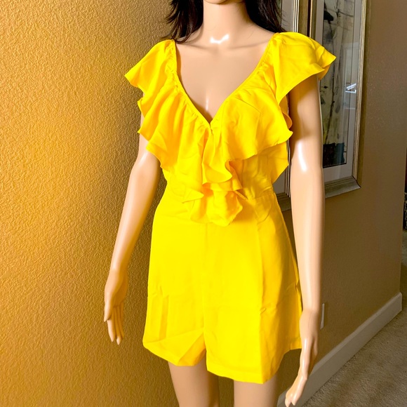 Romper/ yellow/ brand new never worn/ XS